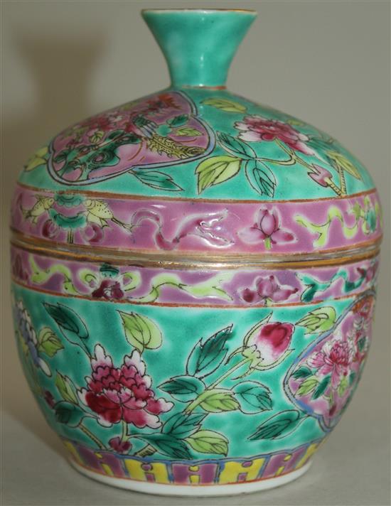 A Chinese famille rose enamelled porcelain chupu and cover, stamped Tongzhi mark, late 19th century, 13cm